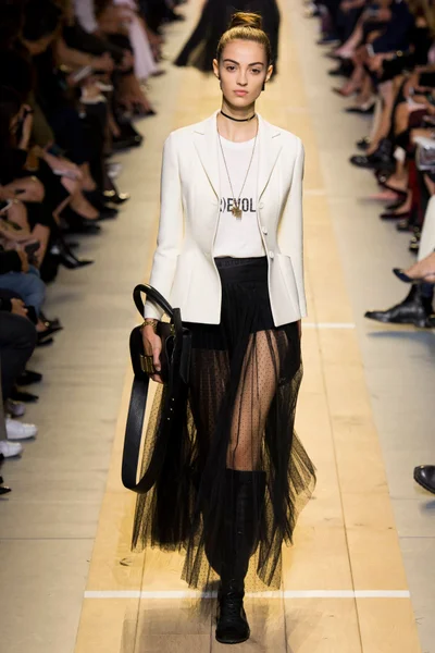 Look 43